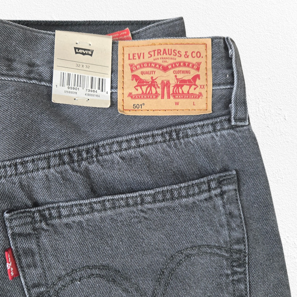 Levi's 501 Washed Black High Waisted Raw Hem Classic Straight Leg Jeans Size 32 - Picture 10 of 11